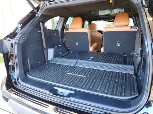 Used 2023 Toyota Highlander Platinum image 23