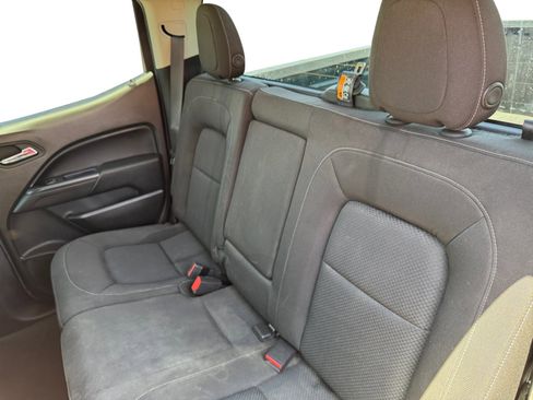 Used 2015 Chevrolet Colorado LT w/ LT Convenience Package AWD/4WD image 16