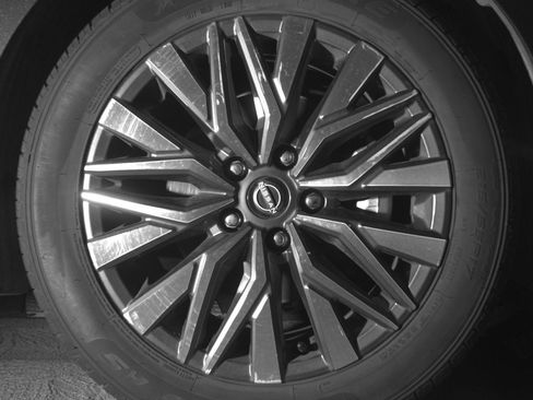Used 2025 Nissan Altima 2.5 SV FWD image 13