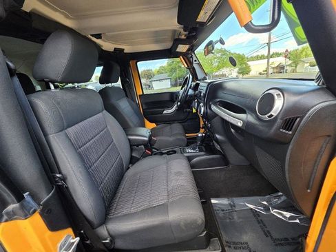 Used 2012 Jeep Wrangler Rubicon AWD/4WD image 15