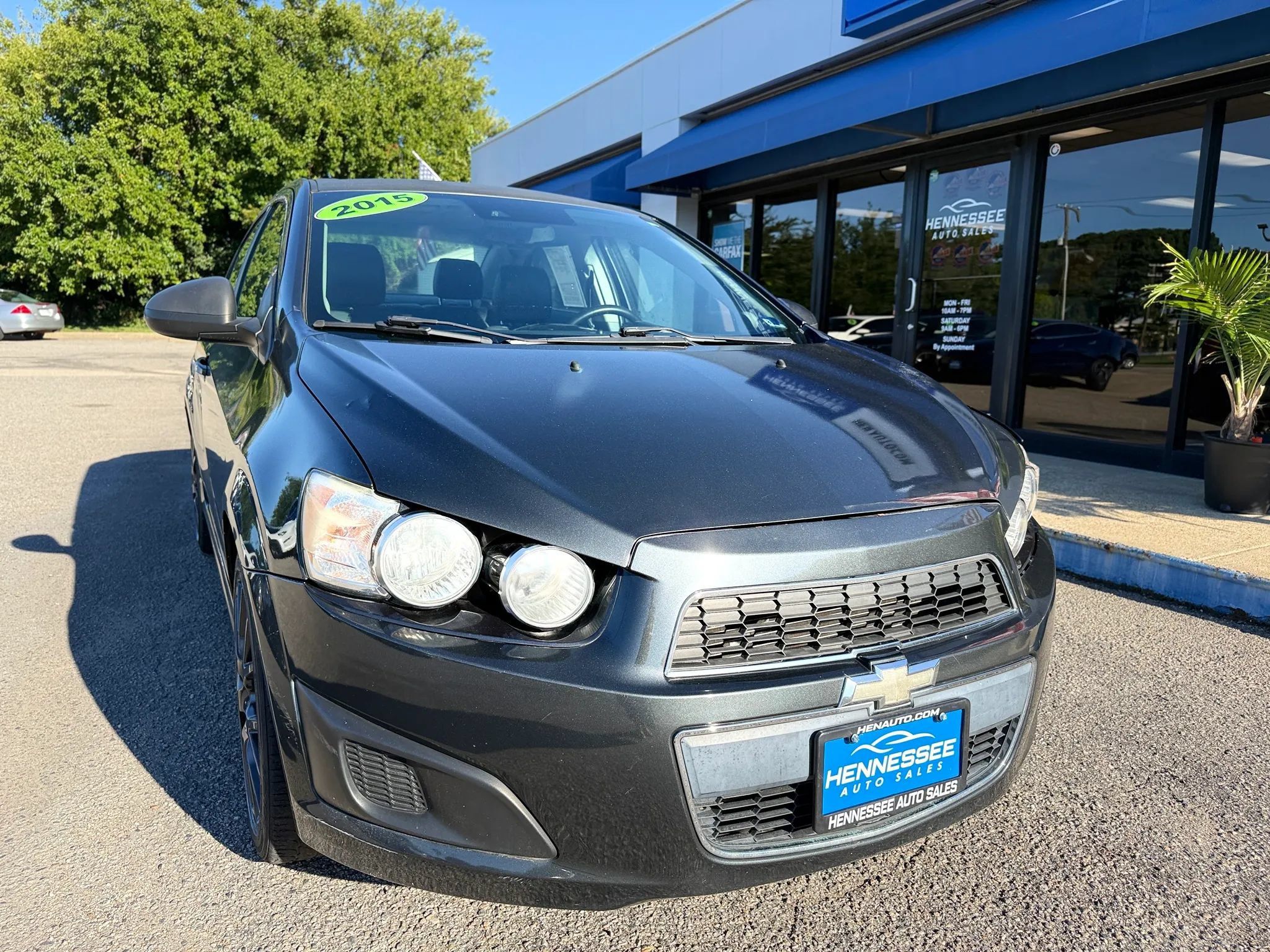 Used 2015 Chevrolet Sonic LTZ w/ Dusk Package FWD image 2