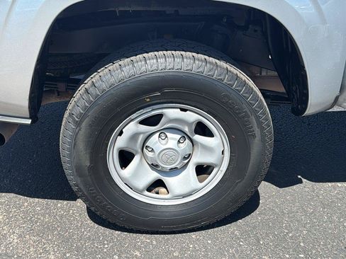 Used 2022 Toyota Tacoma SR5 RWD image 11