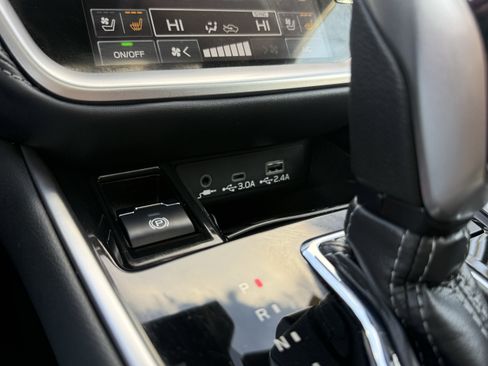 Used 2025 Subaru Outback Touring image 18