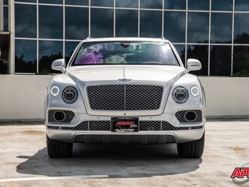 Used 2017 Bentley Bentayga AWD/4WD image 13