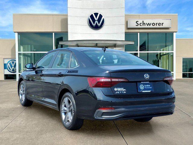 Certified 2023 Volkswagen Jetta SE FWD image 8