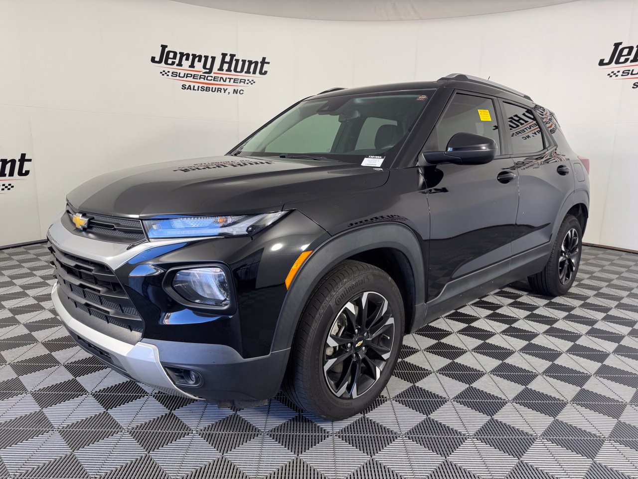 Used 2023 Chevrolet TrailBlazer LT FWD image 1