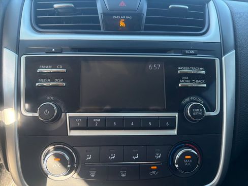 Used 2017 Nissan Altima 2.5 SR image 32