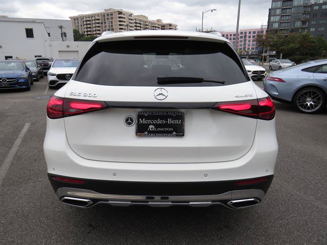 Used 2026 Mercedes-Benz GLC 300 4MATIC image 3
