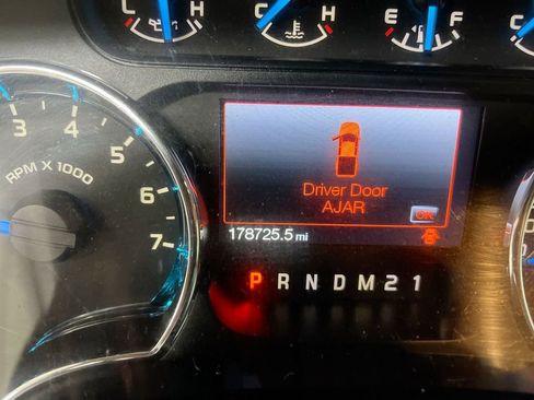 Used 2013 Ford F150 XLT w/ XLT Chrome Pkg image 13