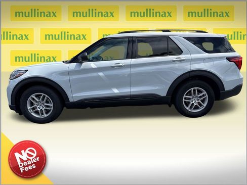 New 2026 Ford Explorer Active w/ Active Comfort Package image 2