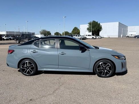 Used 2024 Nissan Sentra SR FWD image 5