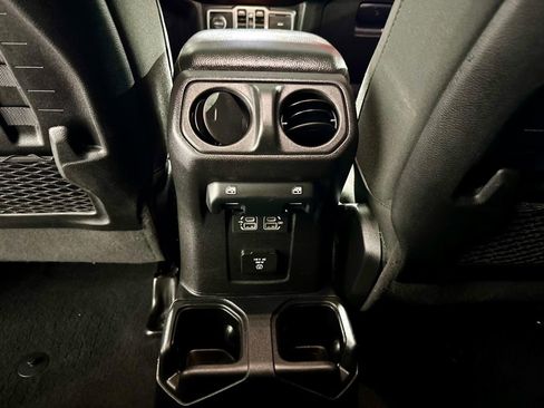 Used 2020 Jeep Wrangler Unlimited Rubicon w/ LED Lighting Group image 28