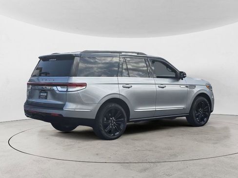 Used 2024 Lincoln Navigator Black Label AWD/4WD image 3