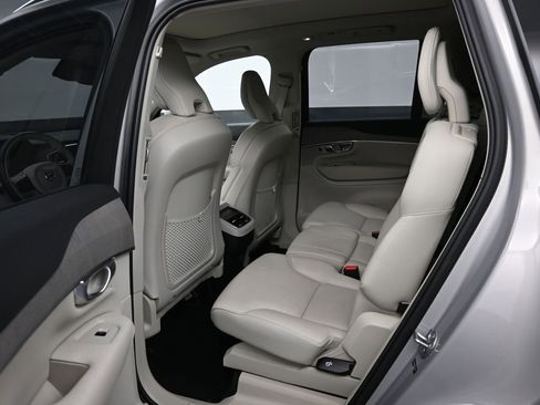 Used 2023 Volvo XC90 B5 Plus w/ Protection Package Premier image 11
