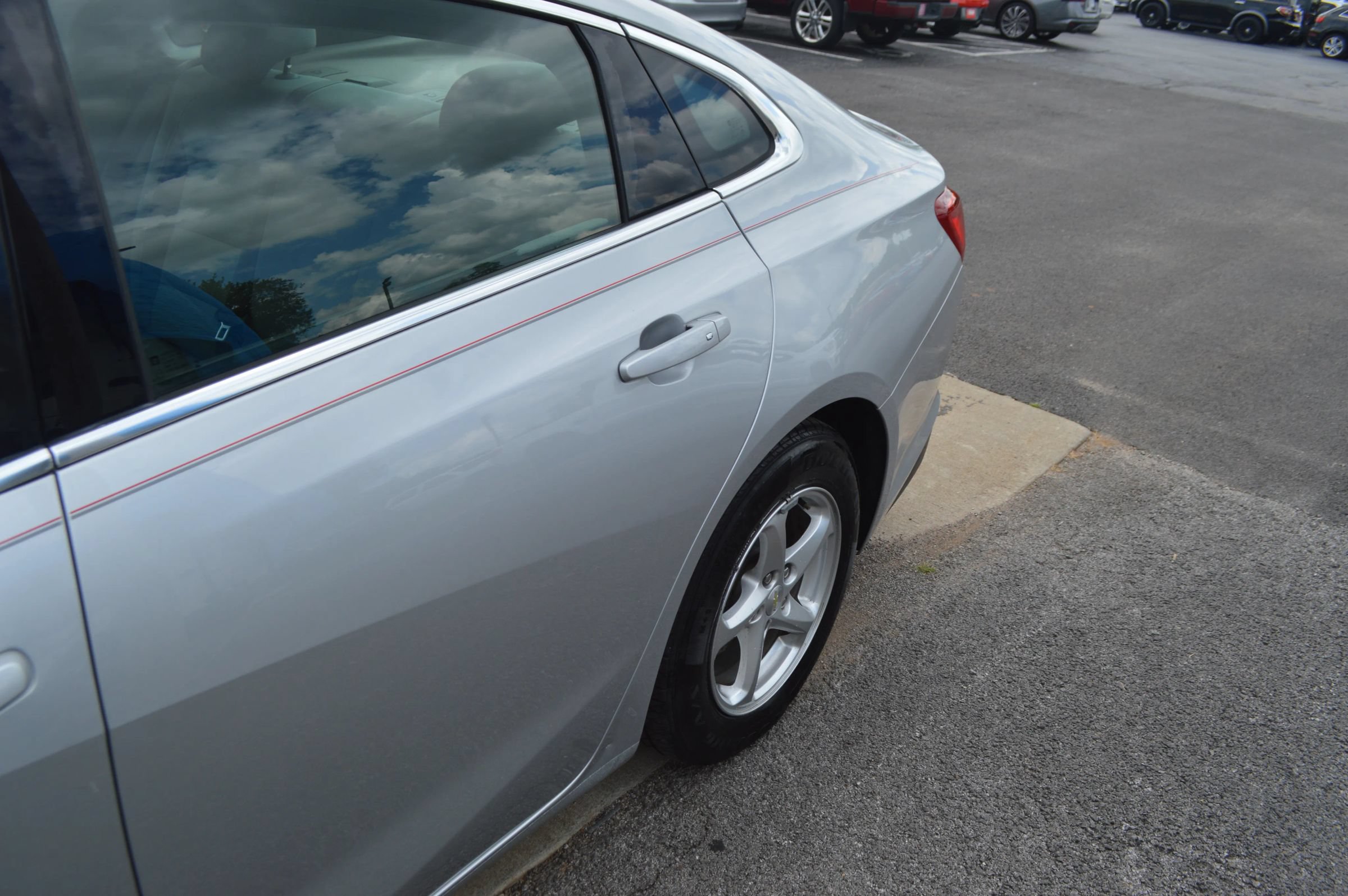 Used 2017 Chevrolet Malibu LS FWD image 4
