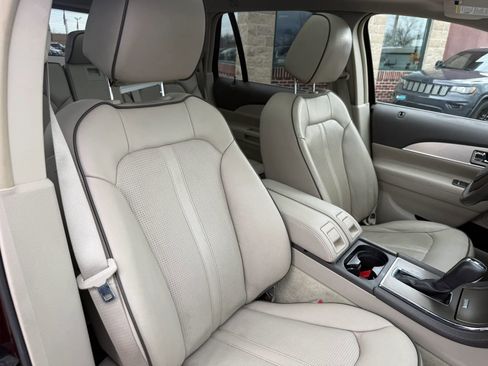 Used 2012 Lincoln MKX FWD image 36