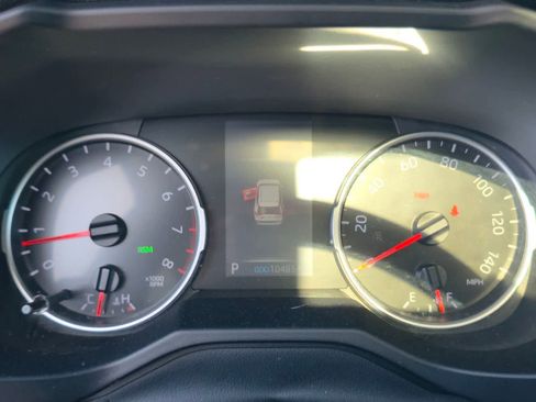 Used 2021 Toyota RAV4 XLE w/ Convenience Package image 18