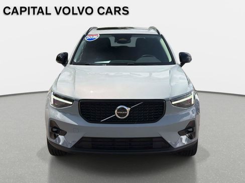 Used 2026 Volvo XC40 B5 Plus AWD/4WD image 2