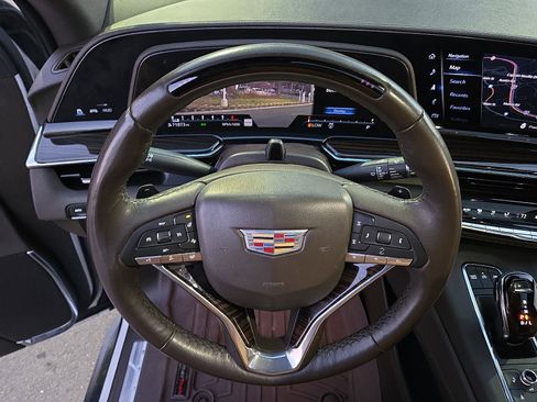 Used 2023 Cadillac Escalade Premium Luxury image 21