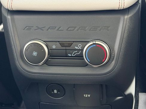 New 2026 Ford Explorer Active RWD image 13