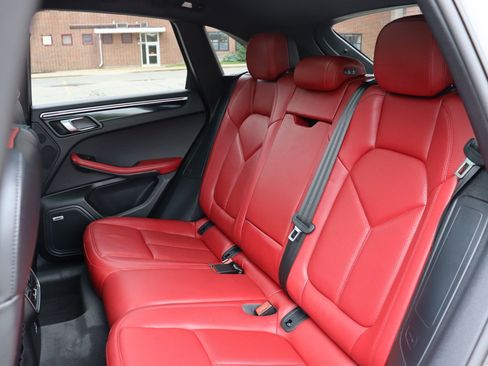 Used 2023 Porsche Macan Turbo AWD/4WD image 15