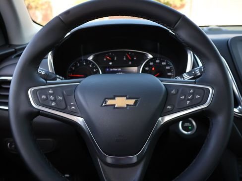 Used 2023 Chevrolet Equinox LT image 13