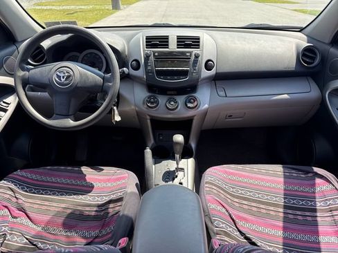Used 2007 Toyota RAV4 4WD V6 w/ 3rd Row image 12