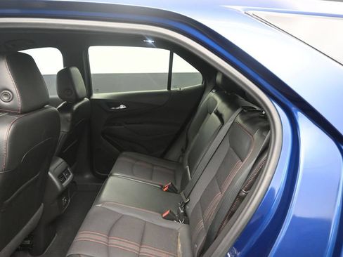 Used 2023 Chevrolet Equinox RS FWD image 17