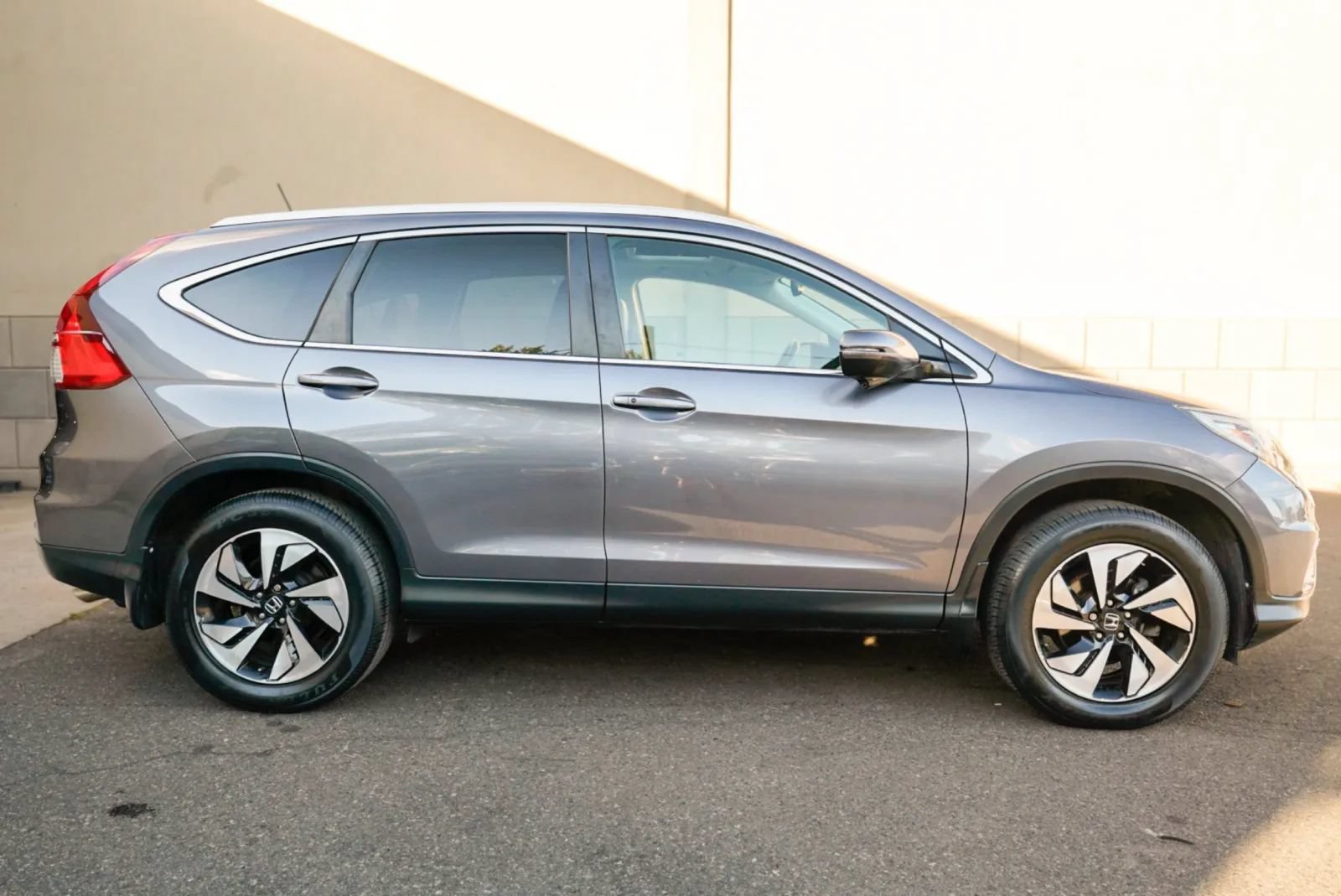 Used 2016 Honda CR-V Touring image 4