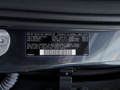 Used 2024 Volvo XC60 T8 Plus w/ Climate Package image 37