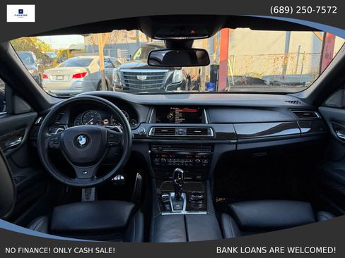 Used 2014 BMW 750i image 9