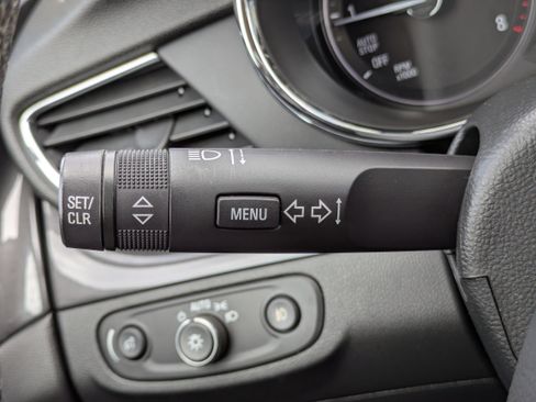 Used 2019 Buick Encore Essence image 18