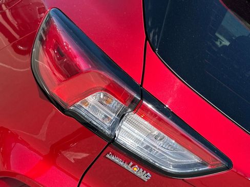 Used 2022 Ford Escape SE w/ SE Sport Appearance Package image 23