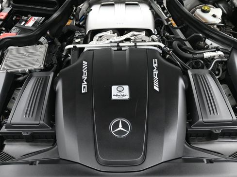 Used 2018 Mercedes-Benz AMG GT Roadster image 24