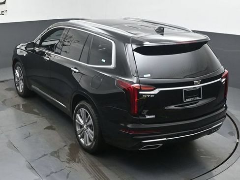 Used 2025 Cadillac XT6 Premium Luxury FWD image 44