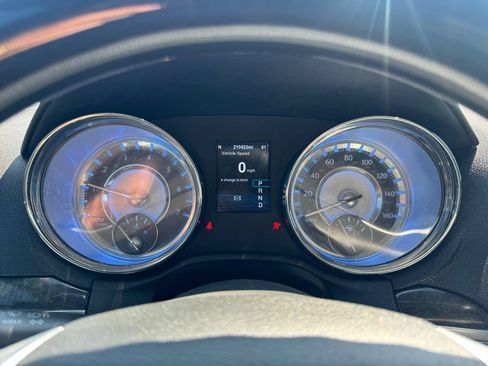 Used 2013 Chrysler 300 C AWD/4WD image 13