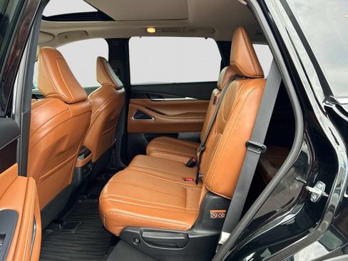 Used 2024 INFINITI QX60 Sensory w/ Vision Package AWD/4WD image 16