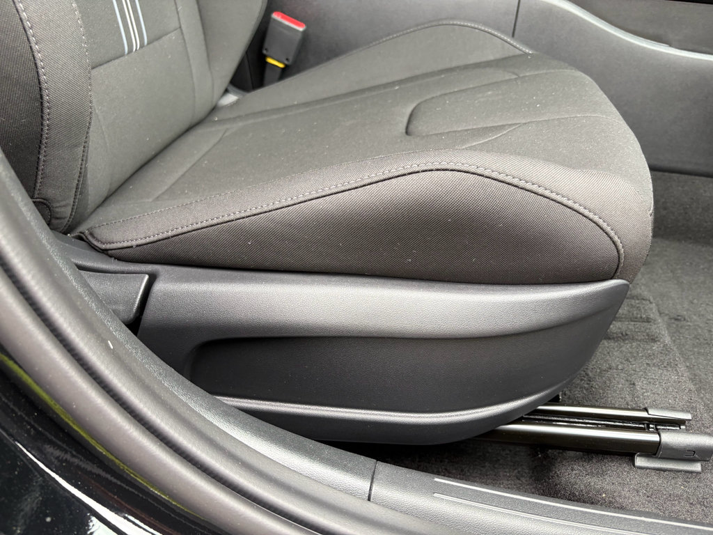 New 2026 Hyundai Elantra Sport FWD image 24