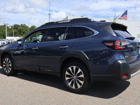 Used 2025 Subaru Outback Touring XT AWD/4WD image 6