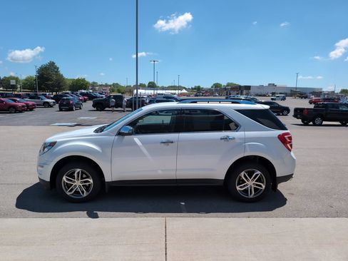 Used 2017 Chevrolet Equinox Premier w/ Enhanced Convenience Package AWD/4WD image 5
