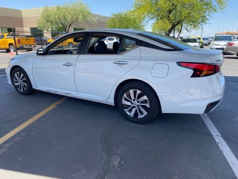 Used 2023 Nissan Altima 2.5 S FWD image 2