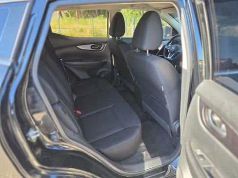 Used 2021 Nissan Rogue Sport S image 33