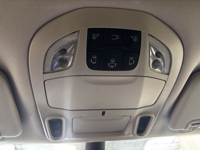Used 2024 Chrysler Pacifica Limited FWD image 22