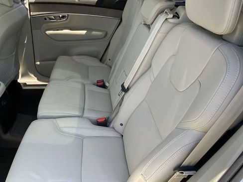 Used 2025 Volvo XC90 T8 Ultra w/ Protection Package Premier image 18