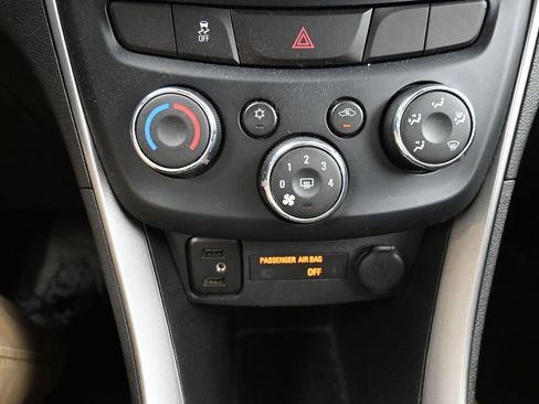 Used 2020 Chevrolet Trax LT w/ Sun & Sound Package image 14