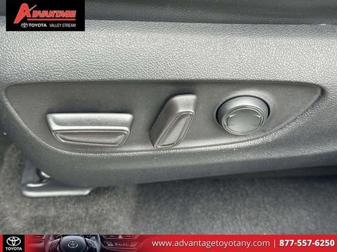 Used 2023 Toyota Highlander XLE image 22