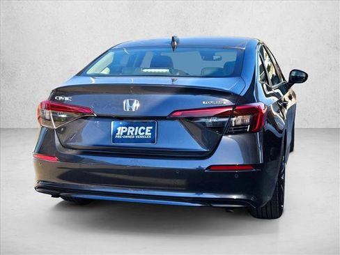 Used 2023 Honda Civic Touring image 5