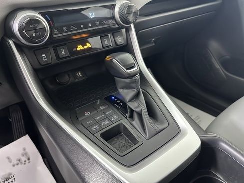 Used 2023 Toyota RAV4 XLE Premium image 29