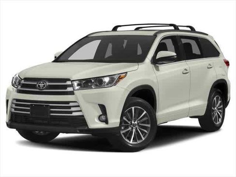 Used 2019 Toyota Highlander XLE FWD image 1