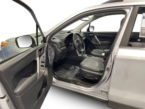 Used 2015 Subaru Forester 2.5i Limited image 2